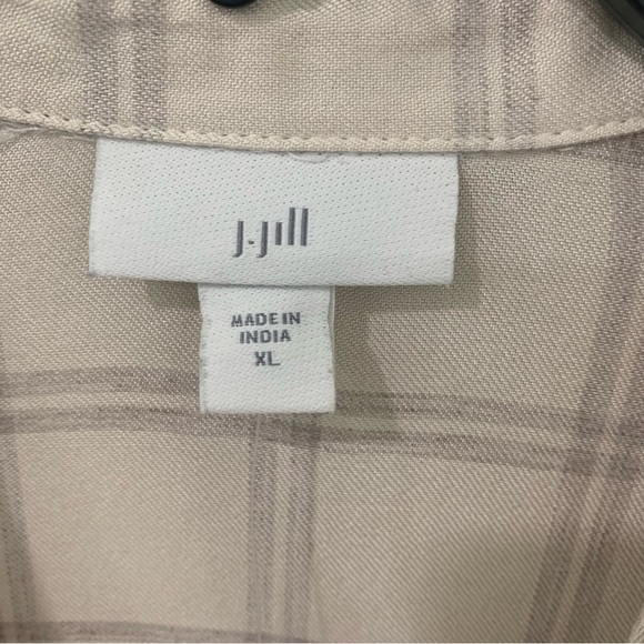 NWT J. Jill Neutral Plaid Pintuck Peplum Bottom Button Down Viscose Shirt Sz XL - Picture 5 of 12